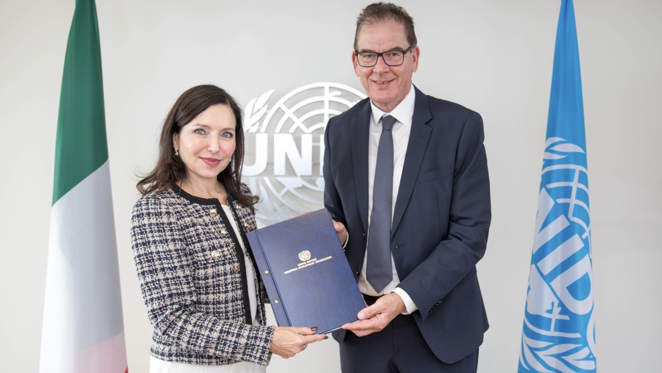 Ambassador Debora Lepre and Director General Gerd Muller 